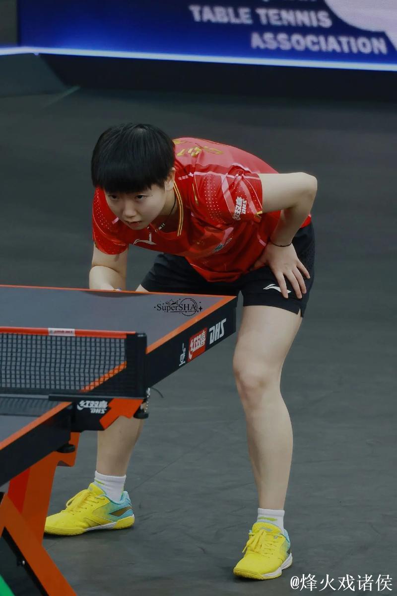 长崎美柚晒与孙颖莎握手合影，回顾2025年WTT比赛