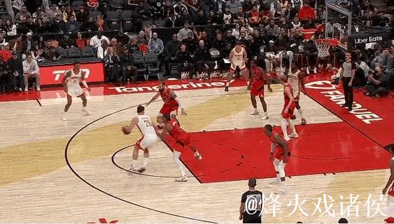 申京外线妙传,阿门底线空切双手暴扣奉献精彩空接 申京外线妙传,阿门底线空切双手暴扣奉献精彩空接